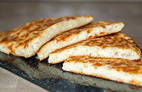 Быстрые Хачапури с сыром на сковороде