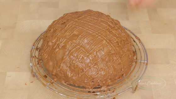 Торт Сметанник с шоколадной глазурью